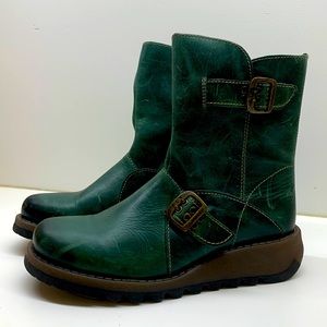 Amazing Fly London Green Boots